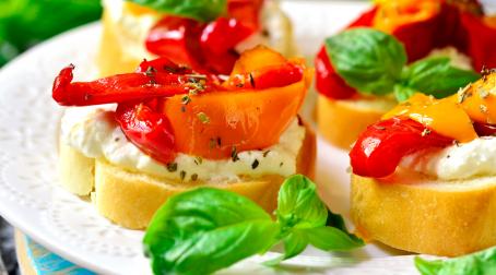 Bruschettas ricotta et poivron grillé