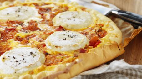 Pizza tomates et chèvre Pizza tomates et chèvre
