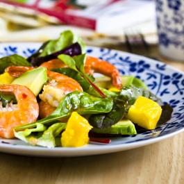 Recette diététique de salade mangue, avocat et crevettes