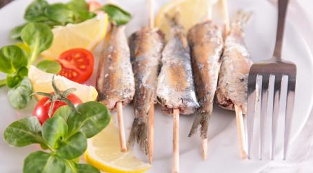 Brochettes de sardines au curry