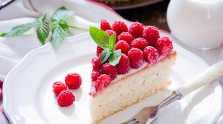Recette de layer cake framboise et chocolat blanc